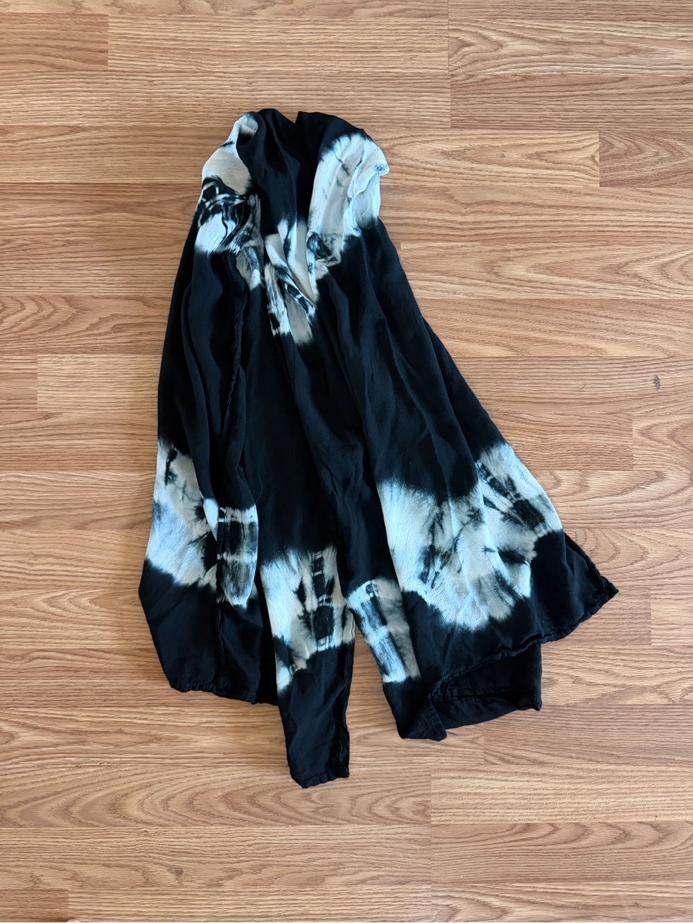 Black & Cream Tie-Dye Throw Shawl - Home Accents